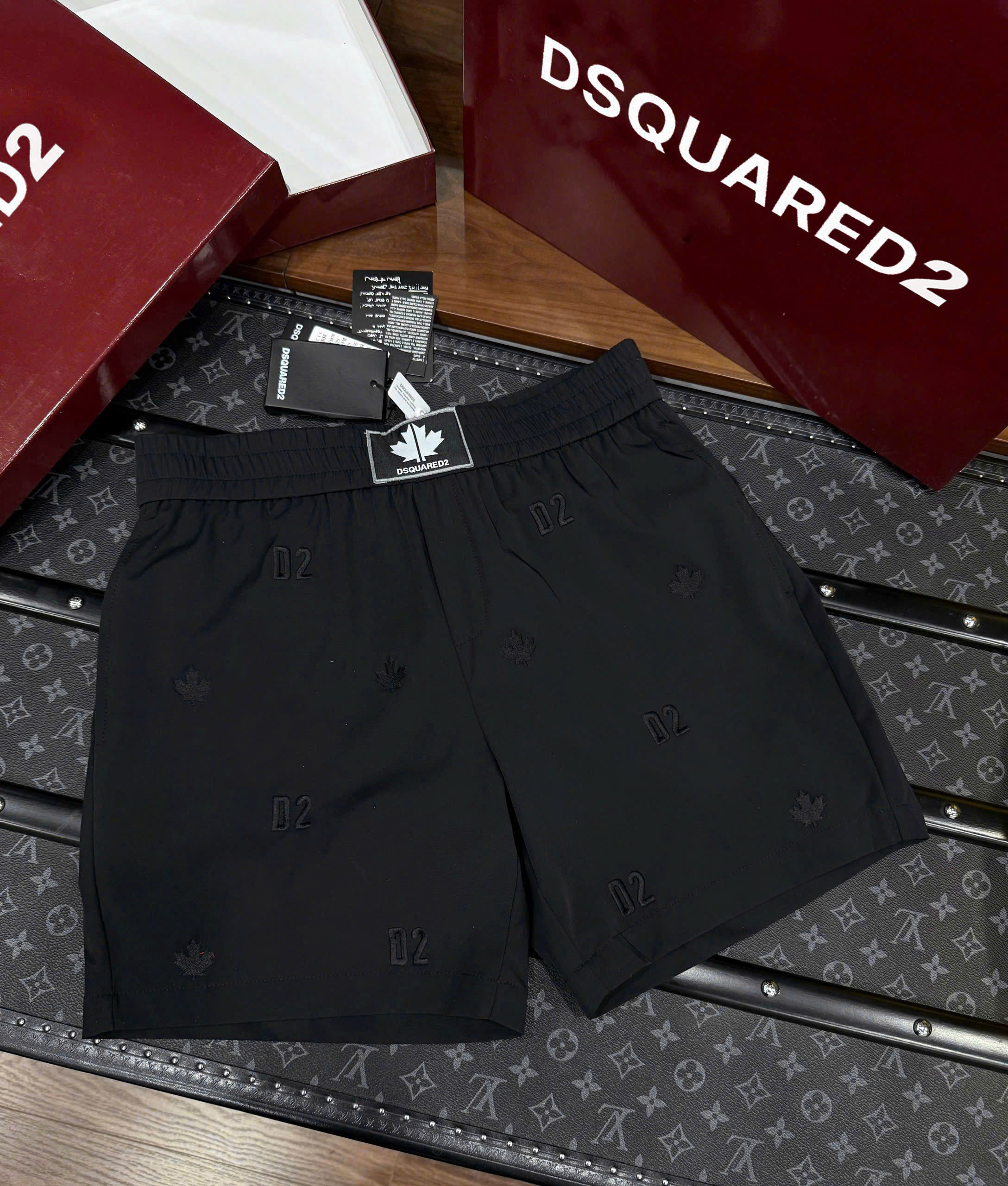 Quần short gió Dsquared2 DSQ2  logo D2 lá thêu Like Auth 1-1 on web CD MK